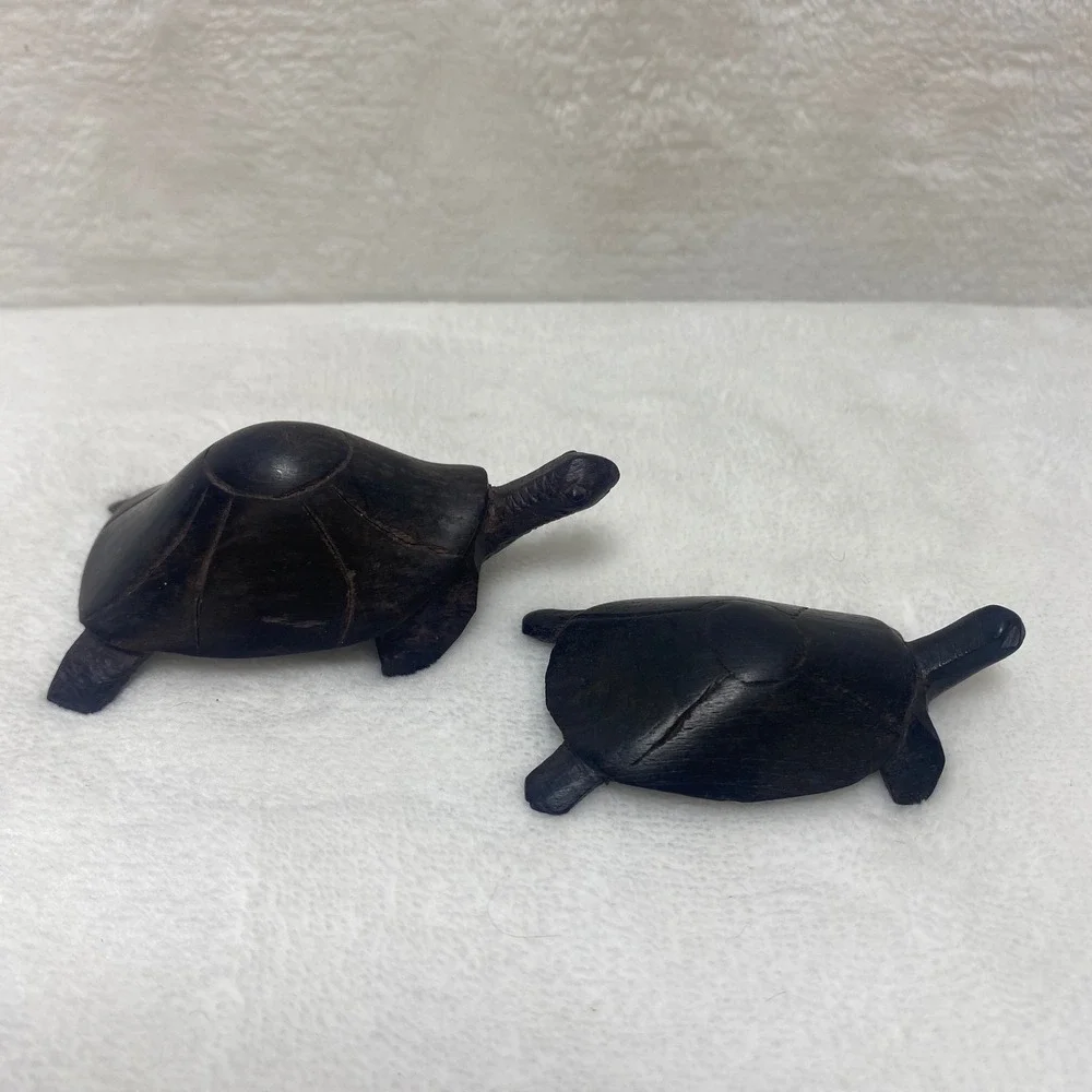 Set of Two Wooden Momma &‎ Baby Turtles Figurines Hand Carved Dark Wood Farm